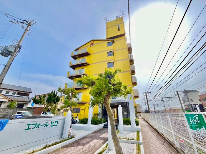 物件外観写真3　(エントランス部分)