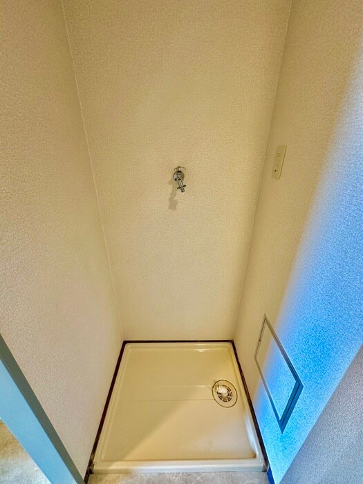 物件内観写真16　(洗濯機置場)