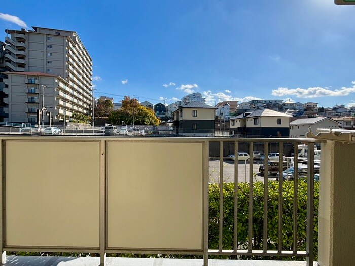 物件内観写真18　(室内からの展望)