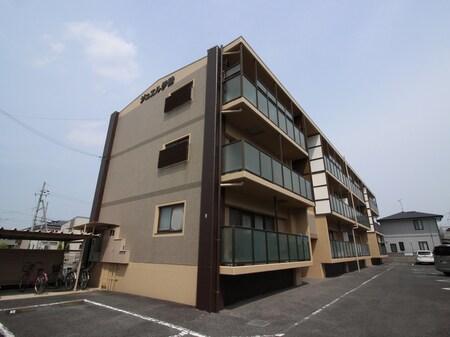 ジュエル伊勢外観写真