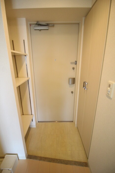 物件内観写真15　(玄関)