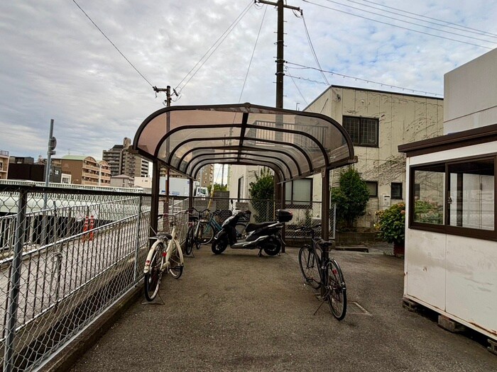 物件外観写真6　(駐輪場)