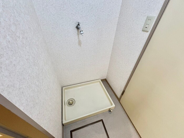 物件内観写真11　(洗濯機置場)
