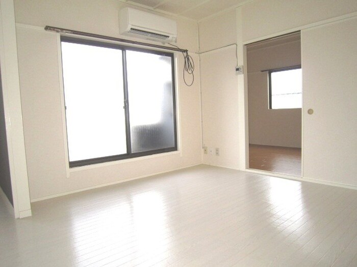 物件内観写真8　(居室)