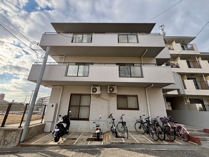 物件外観写真3　(外観写真)