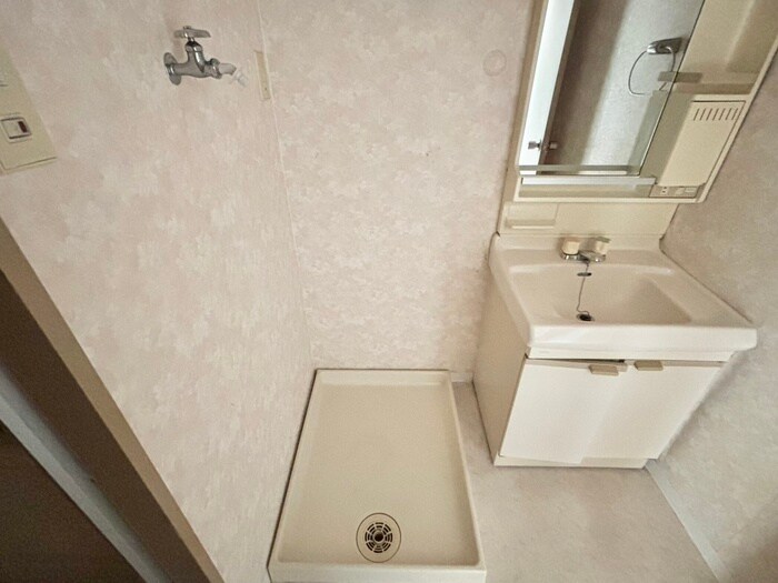 物件内観写真12　(洗濯機置場)