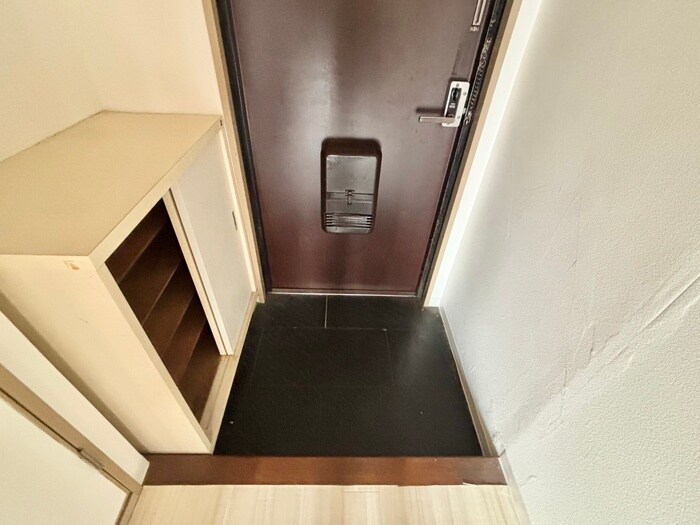 物件内観写真14　(玄関)
