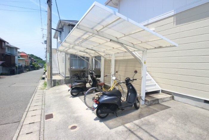 物件外観写真3　(駐輪場)