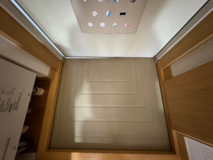 物件内観写真18　(玄関)