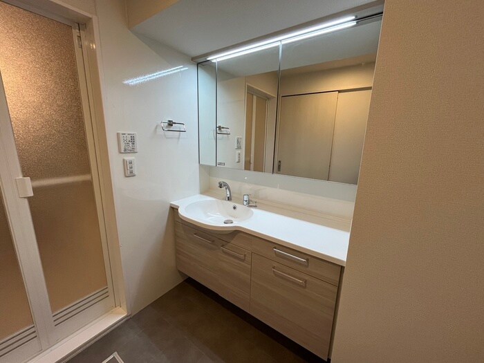 物件内観写真10　(洗面)