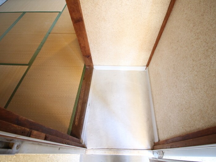 物件内観写真11　(玄関)