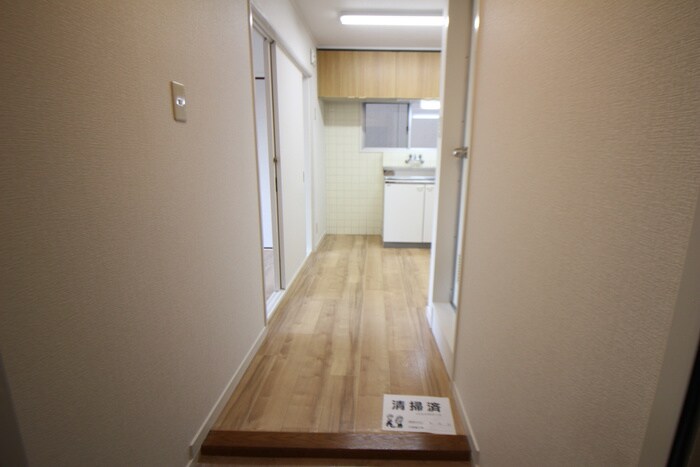 物件内観写真17　(廊下)