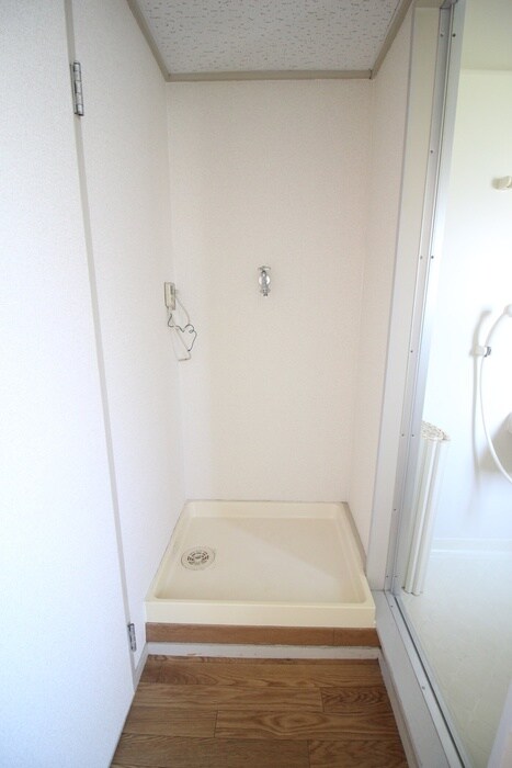 物件内観写真9　(洗濯機置場)