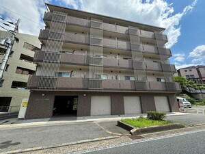 シャルレ１４番館外観写真