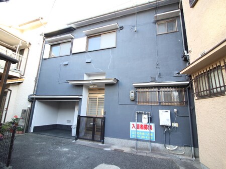 レジス川西戸建外観写真