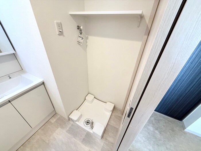 物件内観写真12　(洗濯機置場)