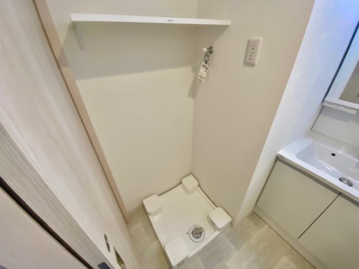 物件内観写真16　(洗濯機置場)