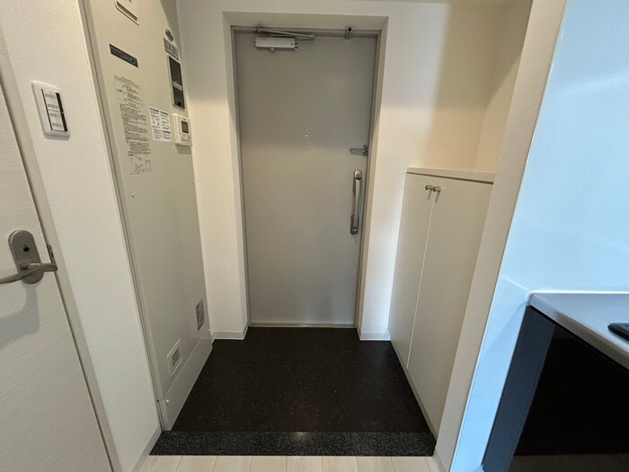 物件内観写真16　(玄関)