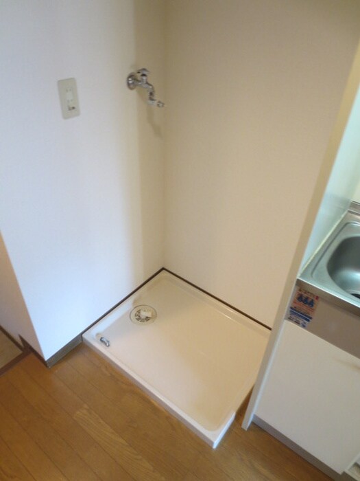 物件内観写真9　(洗濯機置場)