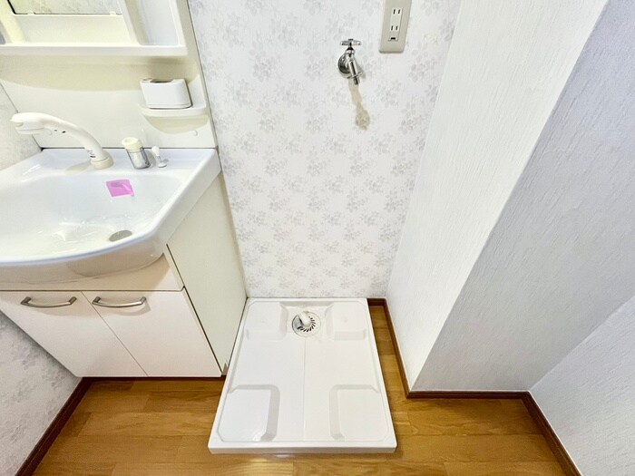 物件内観写真14　(洗濯機置場)