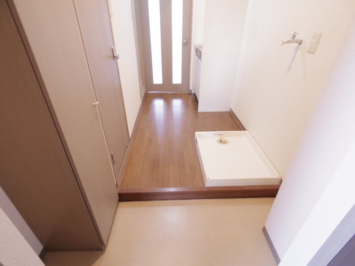 物件内観写真18　(玄関)