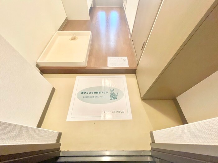 物件内観写真19　(玄関)