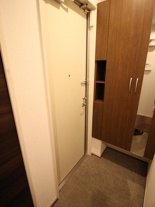物件内観写真8　(玄関)