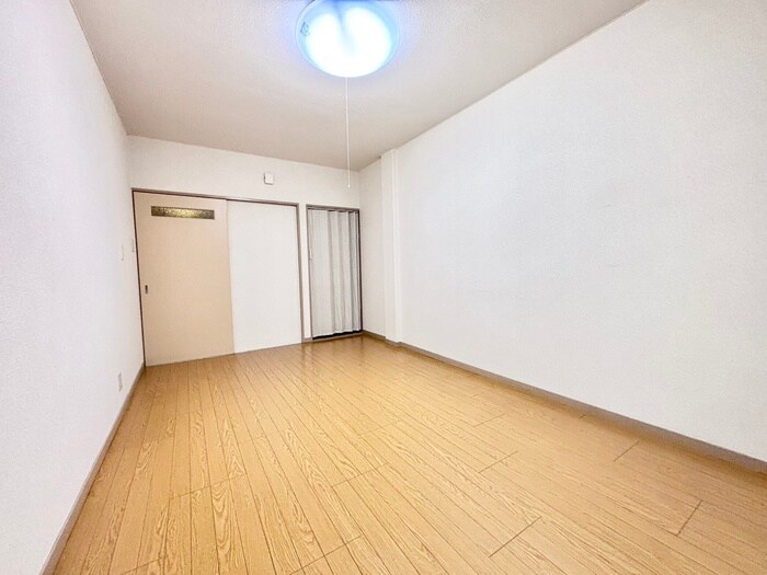 物件内観写真10　(居室)