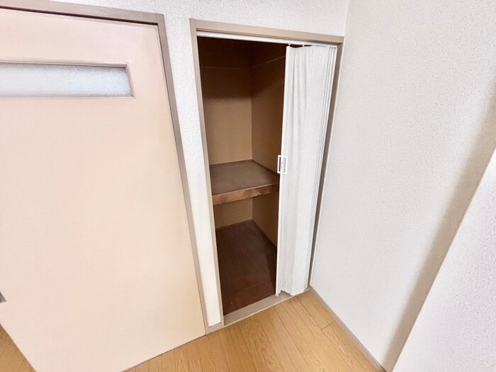 物件内観写真11　(収納)