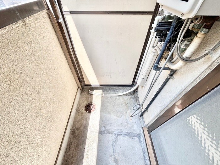 物件内観写真15　(洗濯機置場)