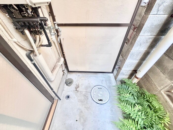 物件内観写真16　(洗濯機置場)