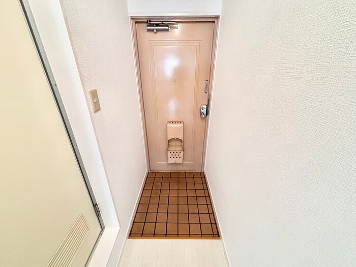物件内観写真17　(玄関)