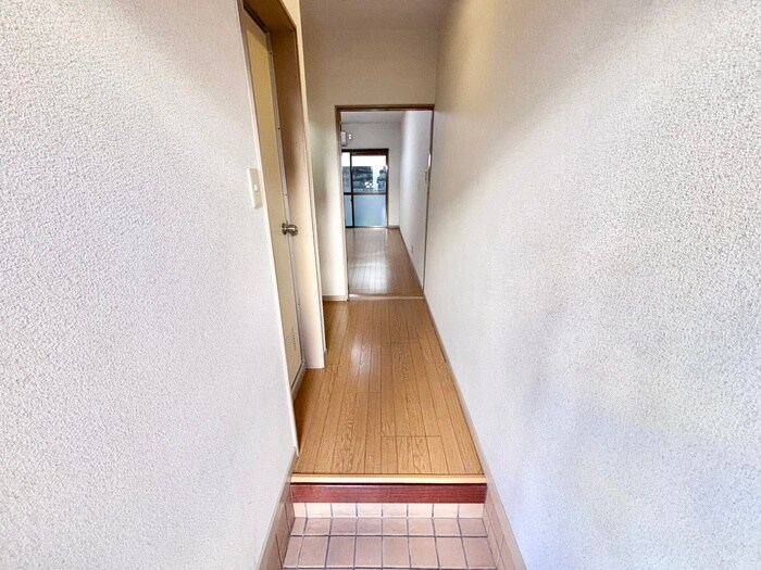 物件内観写真17　(玄関)