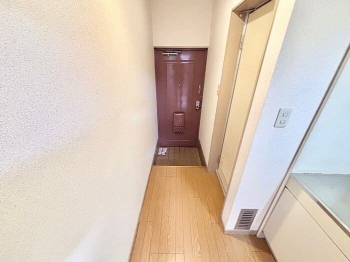 物件内観写真18　(玄関)