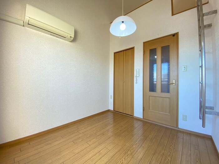 物件内観写真13　(居室)