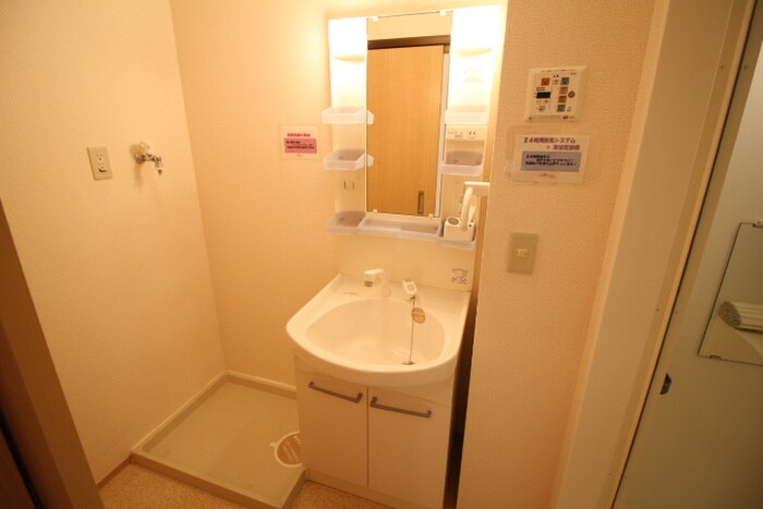 物件内観写真11　(洗面)