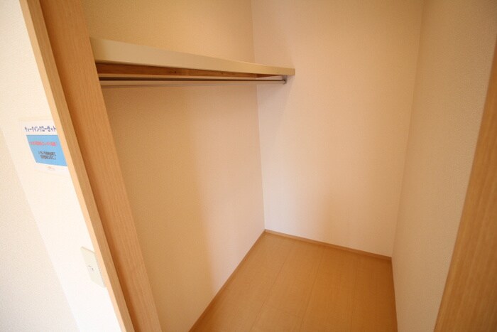 物件内観写真12　(収納)