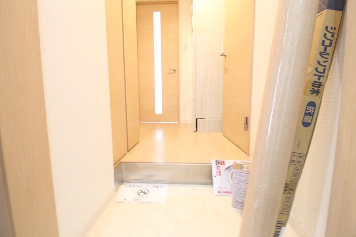 物件内観写真7　(玄関)