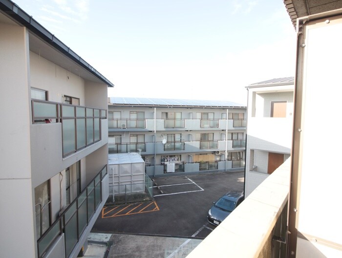 物件内観写真18　(室内からの展望)