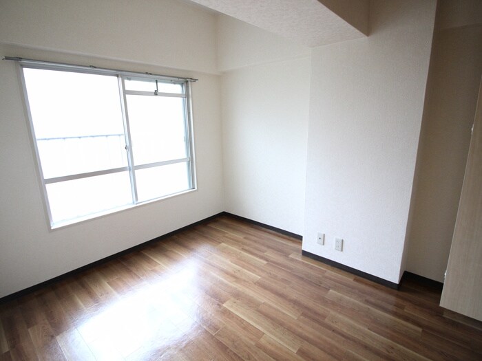 物件内観写真11　(居室)