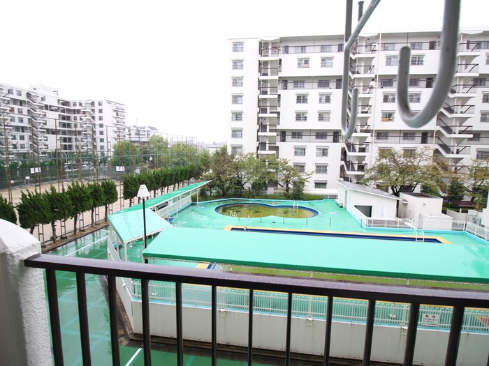 物件内観写真16　(室内からの展望)