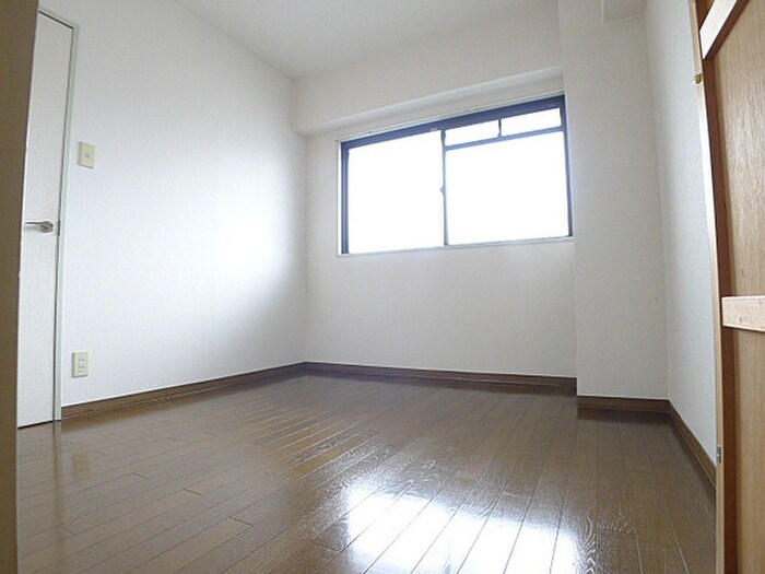 物件内観写真10　(居室)