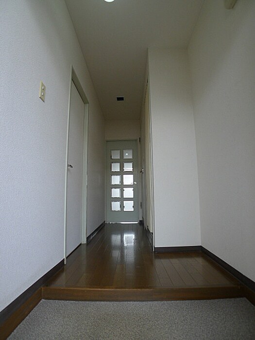 物件内観写真17　(廊下)