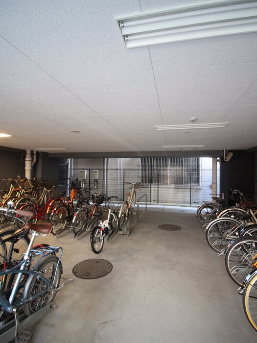 物件外観写真5　(駐輪場)