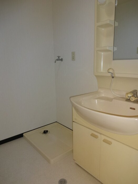 物件内観写真18　(洗濯機置場)