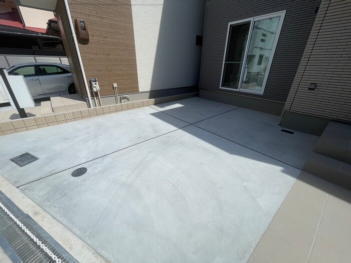 物件外観写真6　(駐車場)