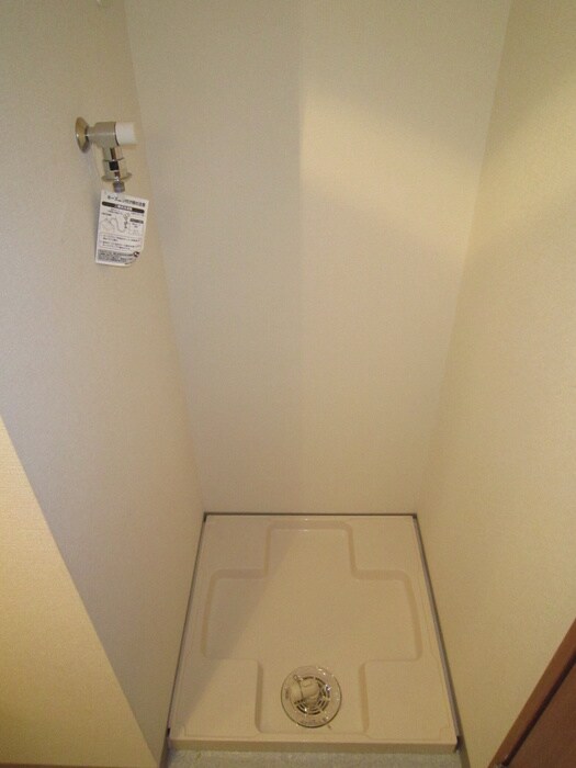 物件内観写真13　(洗濯機置場)