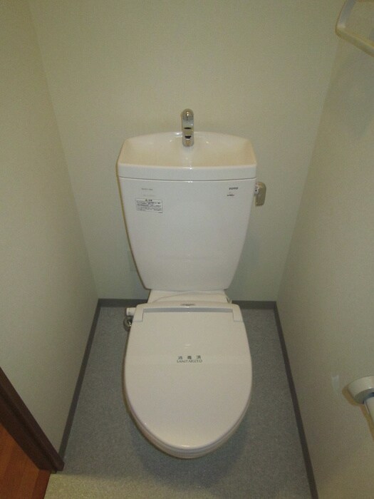 物件内観写真14　(トイレ)