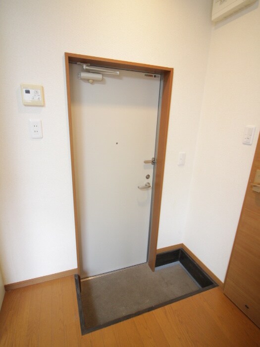 物件内観写真15　(玄関)