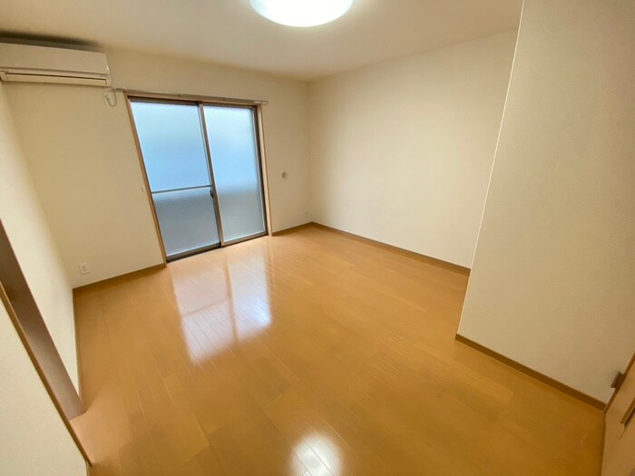 物件内観写真4　(居室)